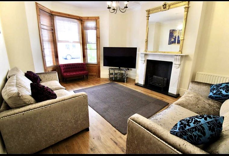 64 Buston Terrace, Jesmond