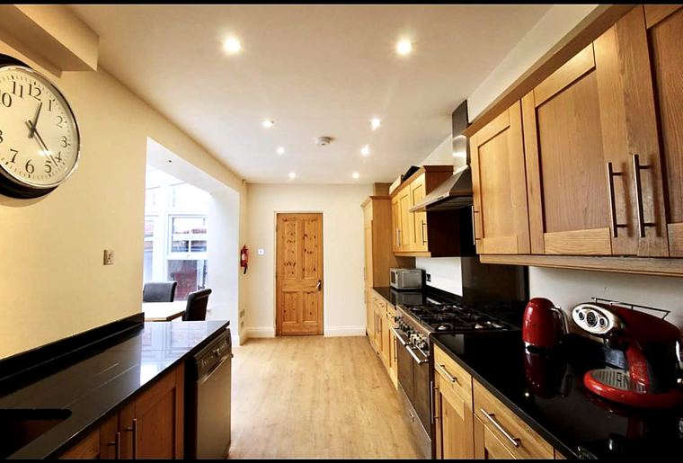 64 Buston Terrace, photo 8